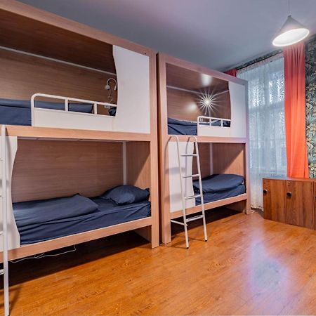 Stellar Female Hostel プラハ エクステリア 写真